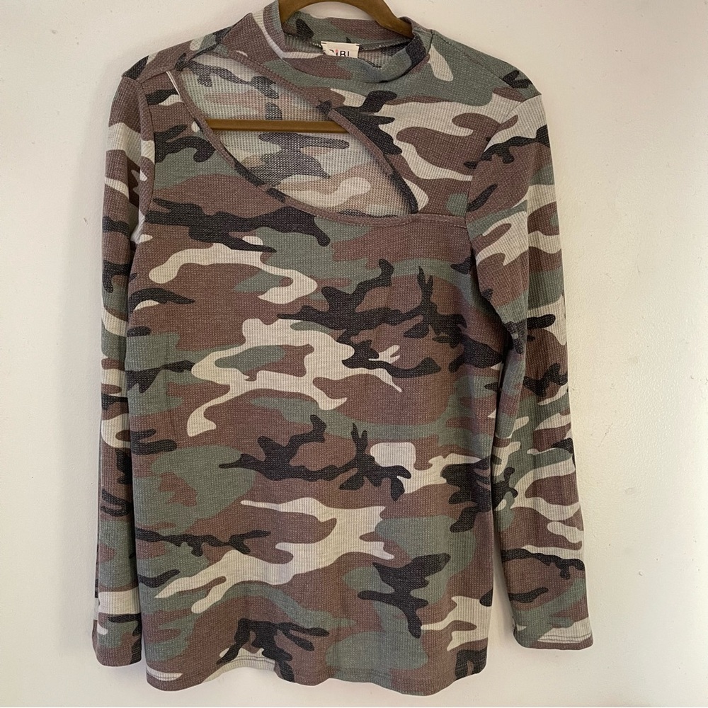 Boutique BiBi Camo Thermal Cut Out Long Sleeve Top